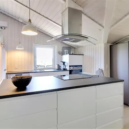 Sirka - 200m From The Sea By Interhome