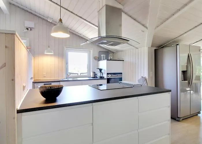 Sirka - 200m From The Sea By Interhome