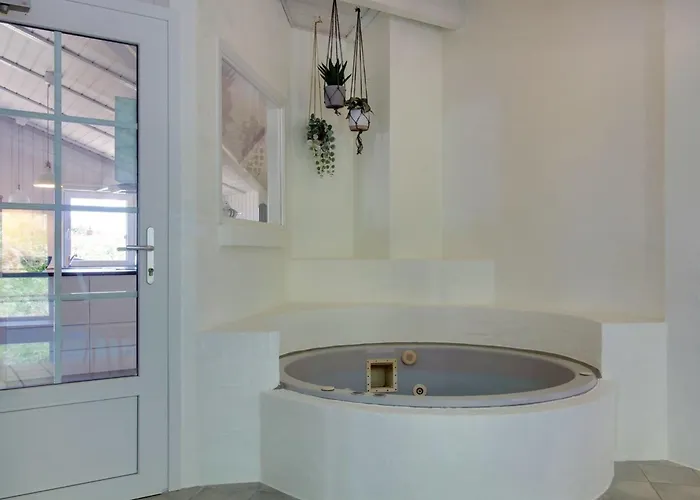 Sirka - 200m From The Sea By Interhome *